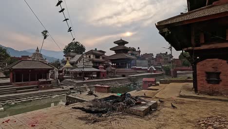 Con-Vistas-A-La-Zona-Del-Templo-Bashuki-Nag-En-Panauti-Panauti-Ghat,-Plaza-Panauti-Durbar