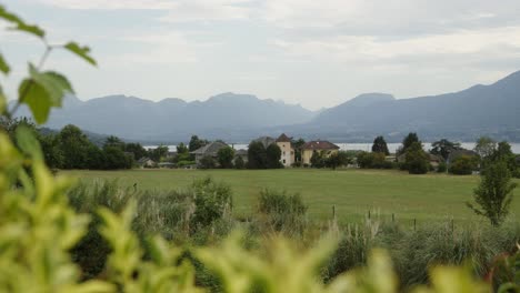 Tranquilo-Pueblo-Rural-De-Aix-les-bains,-Este-De-Francia,-Cerca-Del-Lago-Bourget.