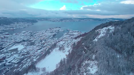Aerial-Shot-Over-Mountains-and-Trees-in-Bergen,-Norway