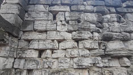 Benjamin-Godfrey-Historische-Stätte-Mit-Ruinen-Der-Mauer-Des-Ersten-Staatsgefängnisses-In-Alton,-Illinois,-USA