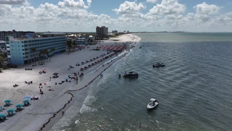 Vista-Panorámica-De-La-Concurrida-Playa-De-Ft-Myers,-Florida