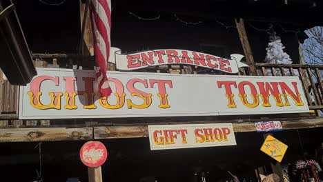 Entrance-to-Jerome-Ghost-Town,-Gold-King-Mine,-Arizona-USA,-Sign-Board-and-Gift-Shop