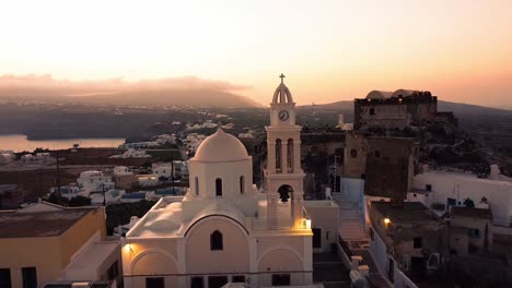 Increíble-Imagen-De-La-Iglesia-De-Akrotiri-Al-Amanecer.