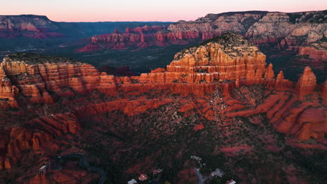 Espectacular-Vista-De-Las-Montañas-De-Roca-Roja-De-Sedona-En-Arizona,-Estados-Unidos