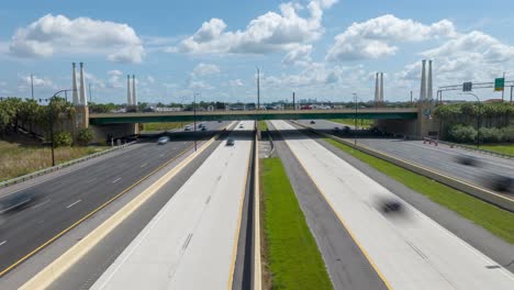 Orlando-sign-on-overpass-above-I-4-towards-city-in-Florida