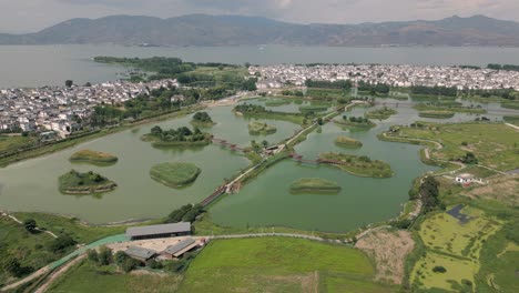 Imágenes-Aéreas-De-Un-Majestuoso-Jardín-Junto-A-Los-Arrozales-De-Xi-Zhou