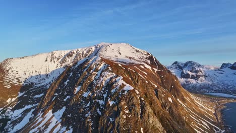 Luftaufnahme-Der-Lofoten-Inseln,-Wunderschöne-Landschaft-Im-Winter