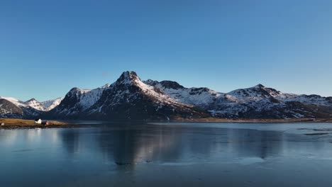 Luftaufnahme-Der-Lofoten-Inseln,-Wunderschöne-Landschaft-Im-Winter