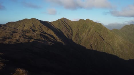 Drone-view-of-mountains-during-sunset-at-Mount-Brown,-West-Coast,-New-zealand