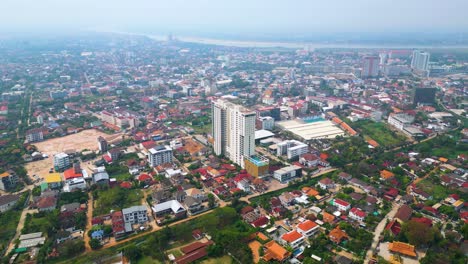 Vientiane-city-establishment-shot-in-Laos,-showcasing-Vientiane-Laotian-architecture