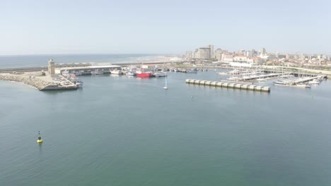 Drone-footage-descending-as-a-sailboat-approaches