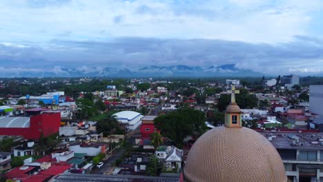 Wunderschöne-Luftaufnahme-Mit-Drohne-Der-Kirche-San-Jose-über-Der-Stadt-Cordoba,-Veracruz,-Mexiko