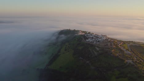 Morning-in-Monsaraz-over-the-clouds