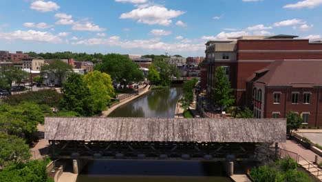 Covered-Bridge-Above-DuPage-River-in-Naperville,-Illinois