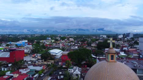 Wunderschöne-Luftaufnahme-Mit-Drohne-Der-Kirche-San-Jose-über-Der-Stadt-Cordoba,-Veracruz,-Mexiko