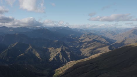 View-of-mountains-and-landscape-on-a-sunny-summer-day-at-Ben-Lomond,-Queenstown,-New-Zealand