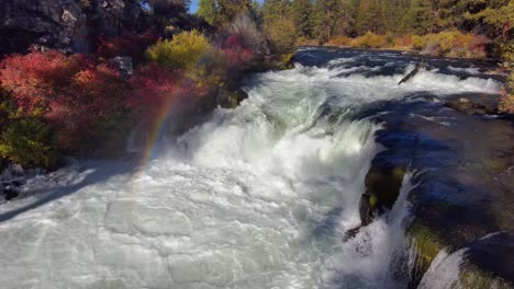 Cascading-river-rapid-with-upstream-movement-from-above,-in-Oregon