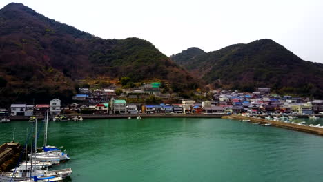 Toma-Aérea-De-Bizen-Hinase,-Okama,-Japón.