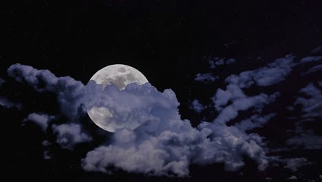 Zeitraffer-Des-Aufgehenden-Mondes-Vor-Dem-Sternenhimmel,-Verdeckt-Durch-Vorbeiziehende-Wolken