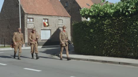 Straße-Belgien-Geschichte-Prozession-Erster-Weltkrieg