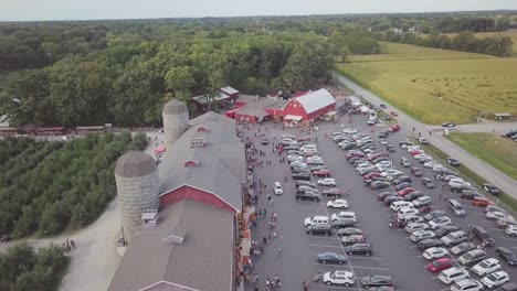 Vista-Aérea-De-Un-Huerto-De-Manzanos-En-Indiana