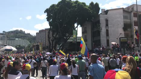 Another-day,-another-pacific-protest-in-Caracas-in-favor-of-humanitarian-aid