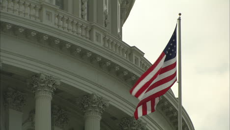 Flag-Waves-In-The-Breeze,-Right-To-Left,-At-U