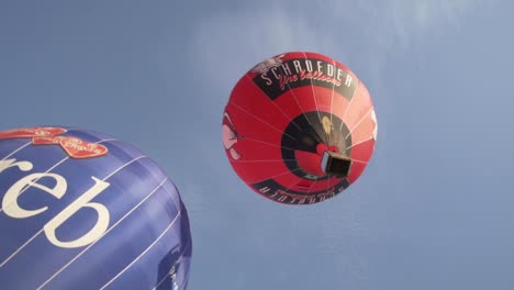 Rotating-around-balloons-pan-shot