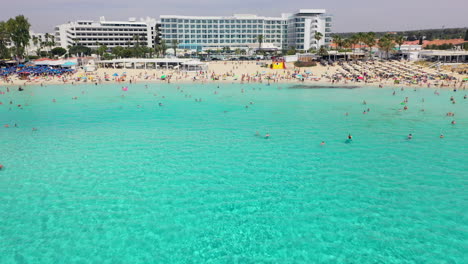 Vista-Aérea-De-Una-Playa-De-Arena