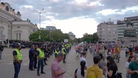 Manifestantes-Pacíficos-Marchan-Contra-La-Corrupción-En-El-Gobierno-Búlgaro.