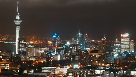 a-night-timelapse-in-Auckland,-New-Zealand