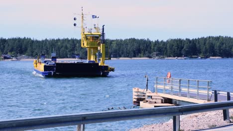 Vartsalan-Lossi-Es-Parte-Del-Sistema-De-Carreteras-Finlandés-Y-El-Ferry-Por-Cable-Más-Grande-De-Finlandia.