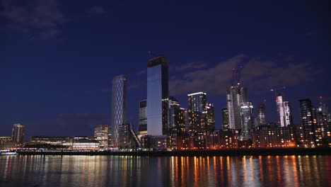 Canary-Warf-4K-Time-lapse-showing-the-setting-of-the-dark