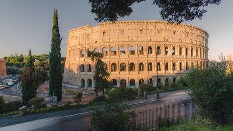 Zeitrafferaufnahmen-Des-Kolosseums-In-Rom-Während-Des-Sonnenaufgangs
