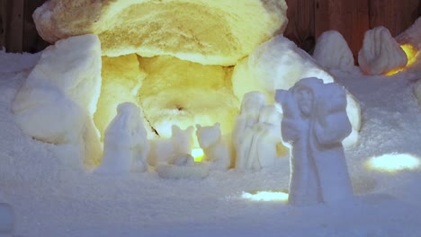 Christmas-crib-sculpture-made-of-salt-from-a-Salt-Shop-at-Salinas-de-Rio-Maior