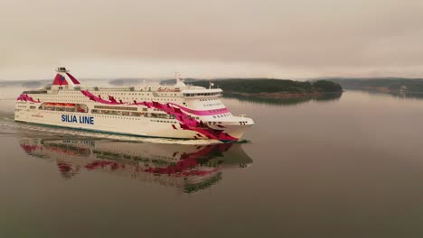 Verfolgung-Der-Autofähre-MS-Baltic-Princess-Auf-Ihrer-Fahrt-Durch-Die-Finnischen-Schären-In-Der-Ostsee