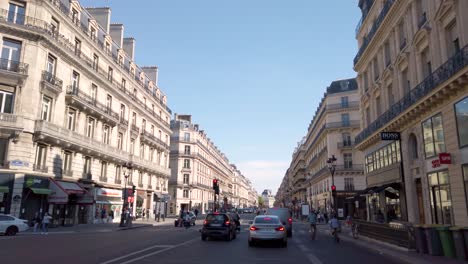 Straßen-Von-Paris-An-Einem-Sonnigen-Tag