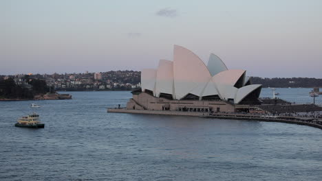 Ópera-De-Sydney-Al-Anochecer