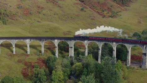 The-famous-Harry-Potter-Train-travelling-over-the-Glenfinnan-Viaduct-in-Scotland
