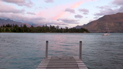 The-sunsetting-in-queenstown,-New-Zealand
