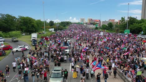 Mayor-Protesta-En-Puerto-Rico-Gente-Exigiendo-La-Renuncia-Del-Gobernador-Ricky-Rosello