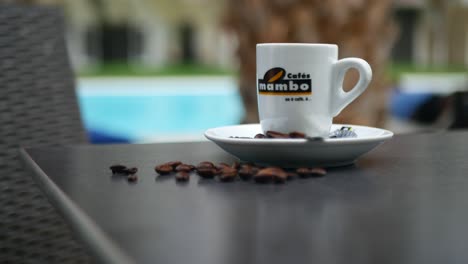 Coffee-brand-cafés-mambo-cup,espresso-shot,-editorial-shoot