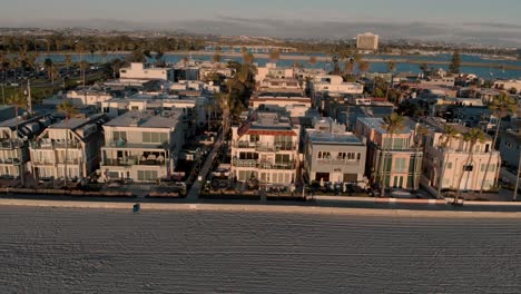 Playa-Vacía-Y-Paseo-Marítimo-En-San-Diego-2-3