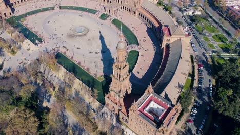 Vista-De-Arriba-Hacia-Abajo-De-Una-De-Las-Torres-De-Plaza-España.