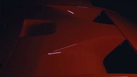 El-Capó-Rojo-Del-Ford-GT40-Sale-A-La-Luz