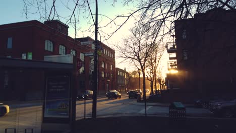 Traffic-on-streets-of-Montreal-at-sunset