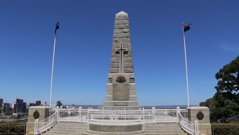 State-War-Memorial-Kings-Park,-Perth-Australia---Handheld-Shot