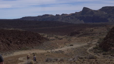 Spaziergang-Durch-Den-Teide.-Trockene-Landschaft