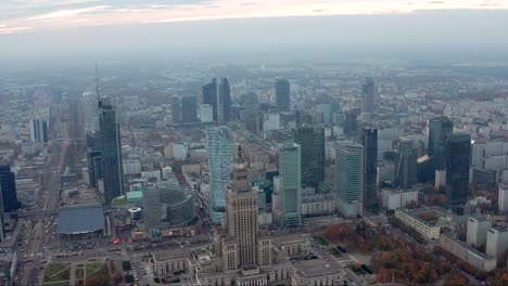 Palacio-De-La-Cultura-Y-La-Ciencia-Centro-De-La-Ciudad-Varsovia-Polonia