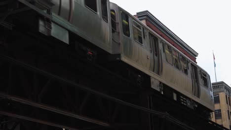 train-traveling-through-the-city-of-Chicago